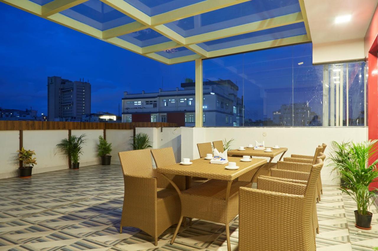 Vovo Premier Hotel Bengaluru Kültér fotó